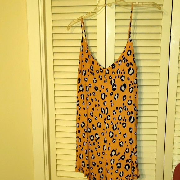 💲5 for$15💲coral Cheetah print spaghetti strap ruffle leg trim v neck romper. - Picture 3 of 10